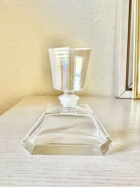 VINTAGE ART DECO STYLE HAND CUT HEAVY CRYSTAL PERFUME BOTTLE